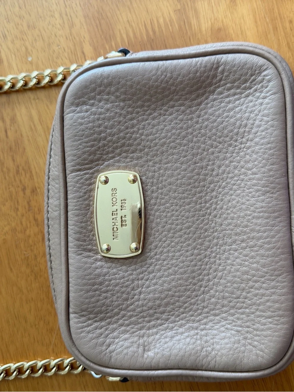 Authentic Michael Kors Jetset Camera bag. Pebbled Leather. Like new.